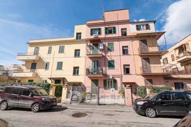 Appartamento in residenziale in Via Sassonegro