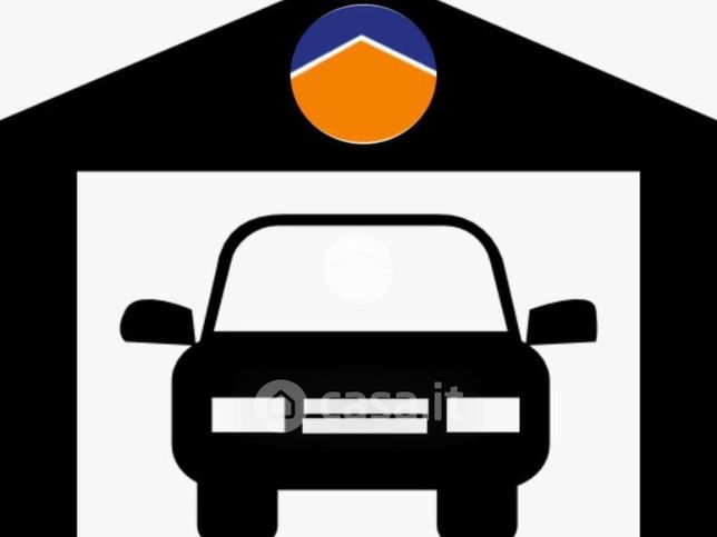 Box/posto auto in residenziale in Via Giorgio de Lullo 149