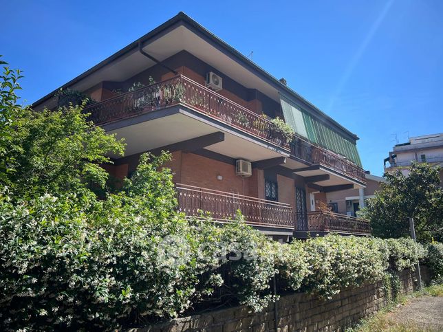 Appartamento in residenziale in Via Montefiascone 8