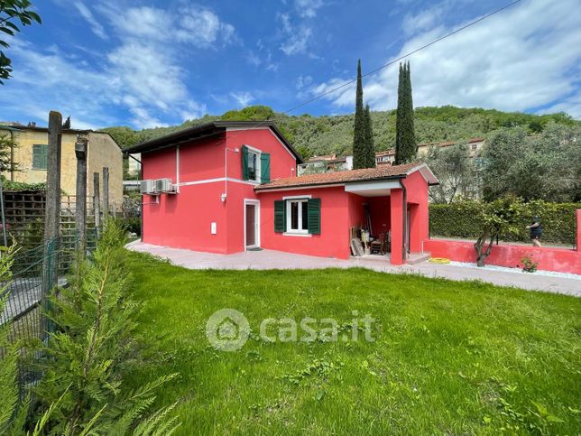 Villa in residenziale in Lungomare di Ponente