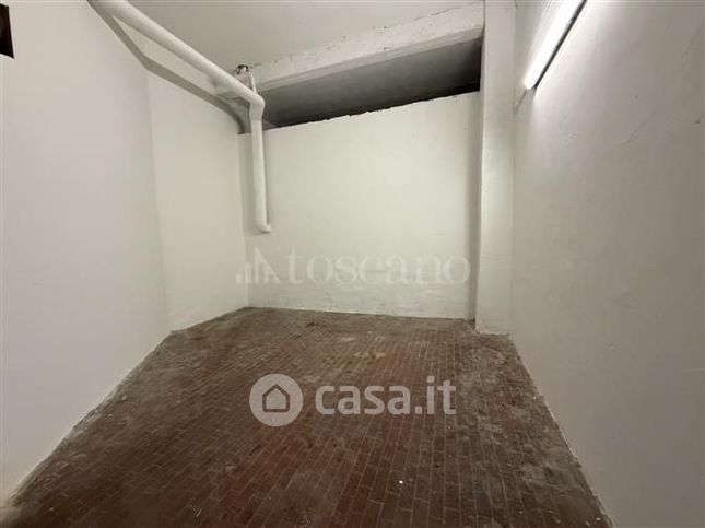 Box/posto auto in residenziale in Via Dante de Blasi