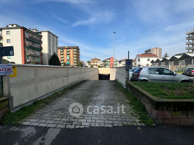 Garage/posto auto in residenziale in Via Silvio Pellico 32