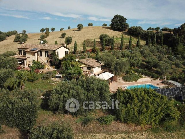 Villa in residenziale in 