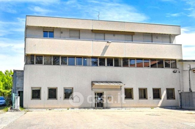 Capannone in commerciale in Via Santuario d'Oropa 114