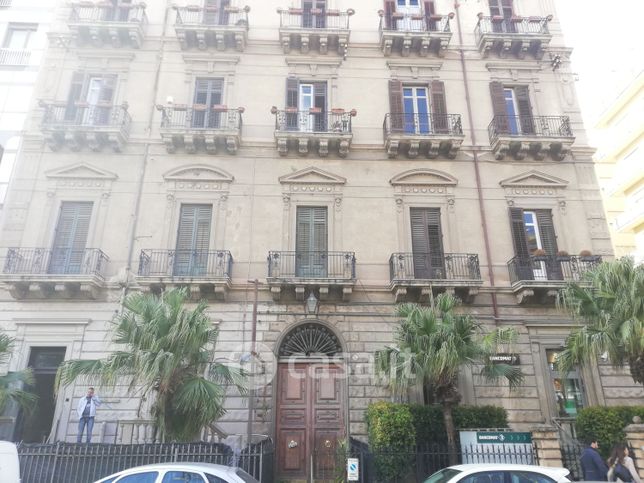 Ufficio in commerciale in Via della Libertà