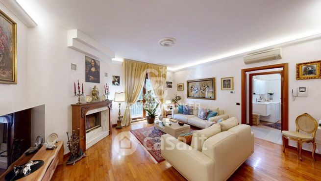 Casa bi/trifamiliare in residenziale in Via Trieste 48