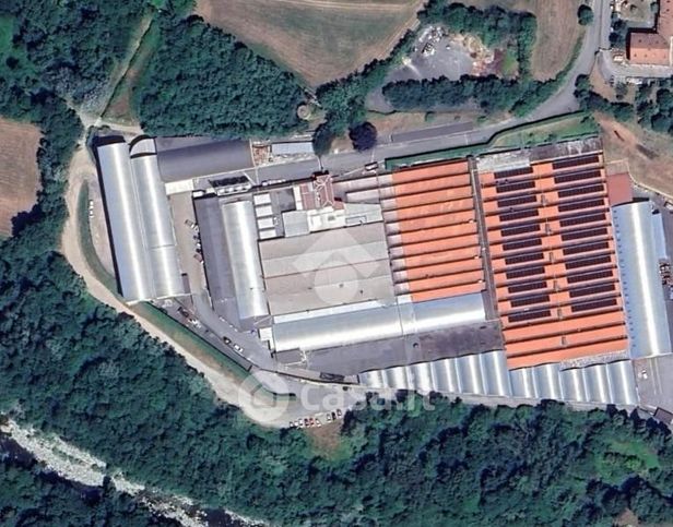Capannone in commerciale in Via Manifattura 16