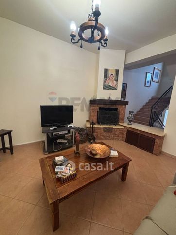 Villetta a schiera in residenziale in Via Spadafora 27