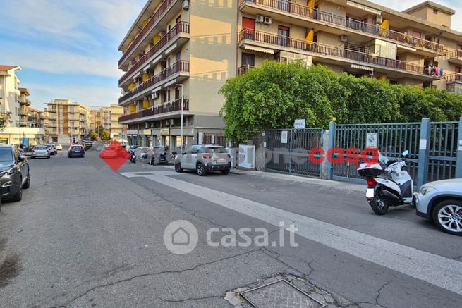 Box/posto auto in residenziale in Via Guido Gozzano 15 -a