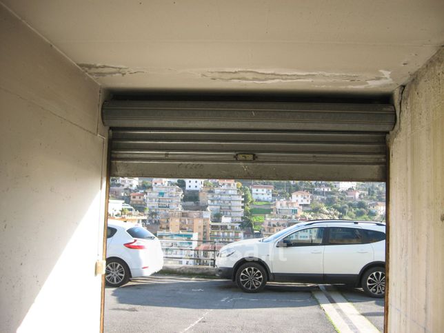 Garage/posto auto in residenziale in Via Margotti