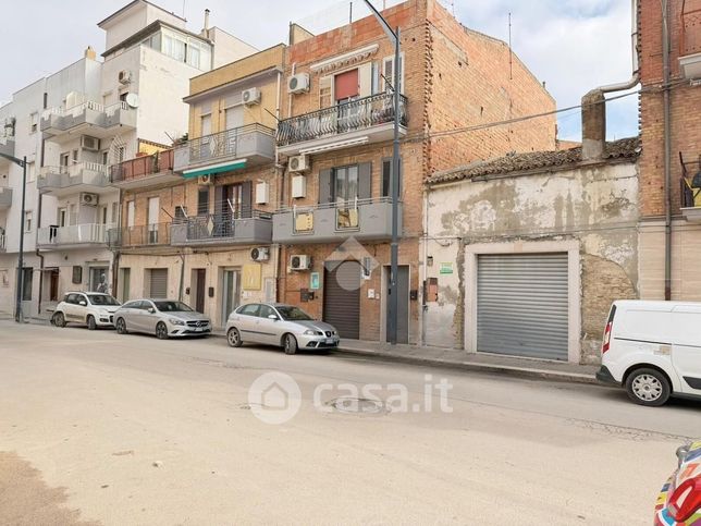 Capannone in commerciale in Via Napoleone Battaglia 74