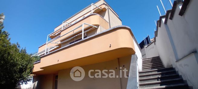 Villa in residenziale in Viale America 1