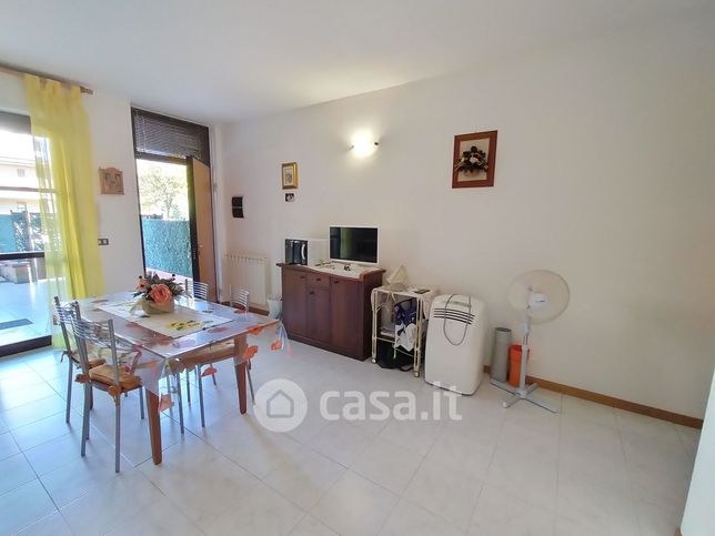 Appartamento in residenziale in Via Litoranea