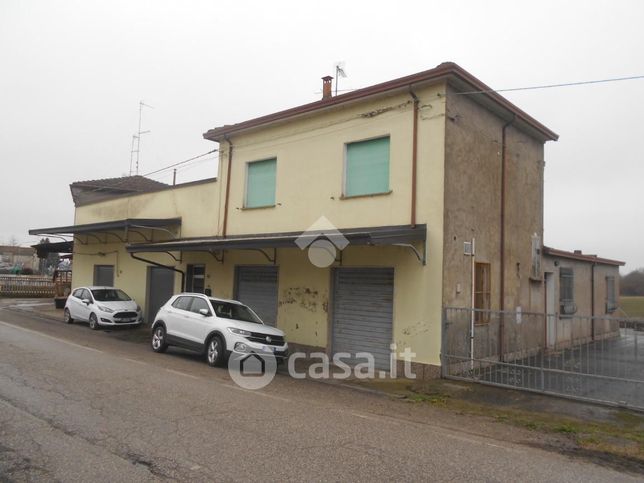 Casa bi/trifamiliare in residenziale in Strada Provinciale 25