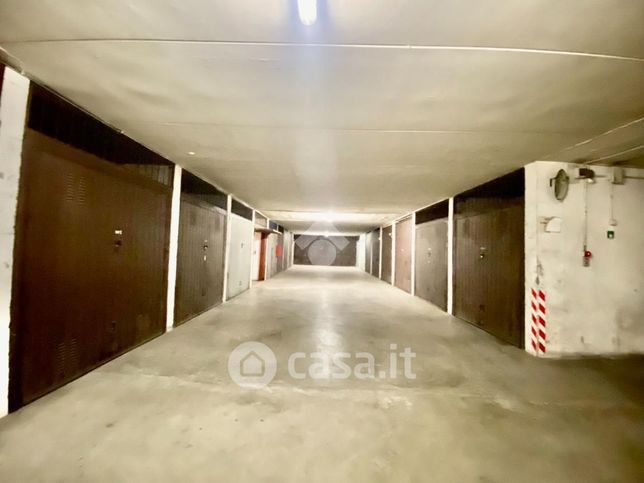 Garage/posto auto in residenziale in Corso Battaglione Aosta