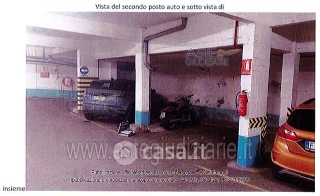 Garage/posto auto in residenziale in Via Migliaro 64