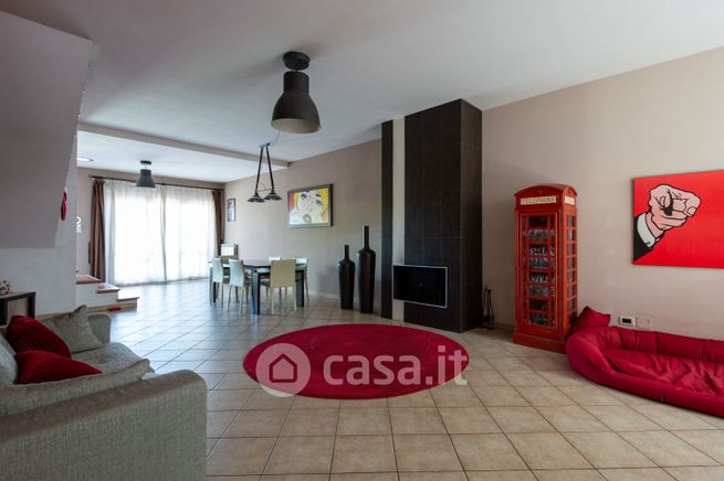 Villetta a schiera in residenziale in Via Monginevro