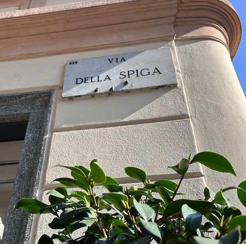 Appartamento in residenziale in Via della Spiga 17