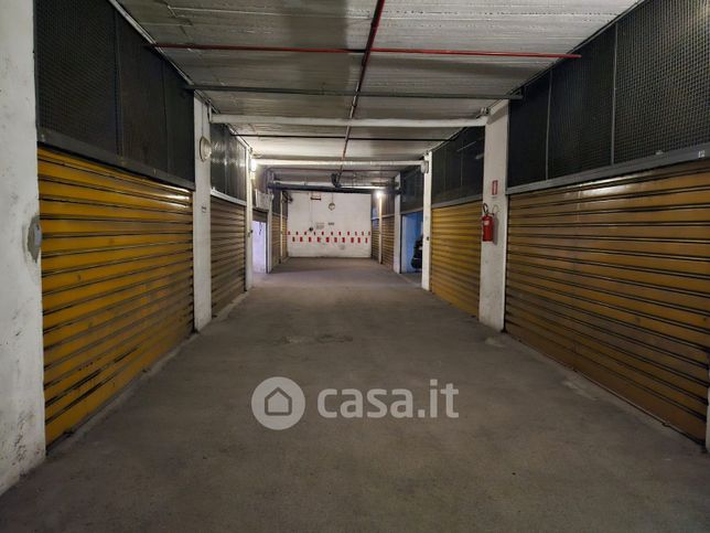 Garage/posto auto in residenziale in Piazza Leonardi