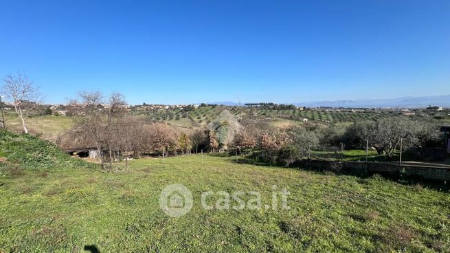 Terreno agricolo in commerciale in Via Madonna Due Ponti