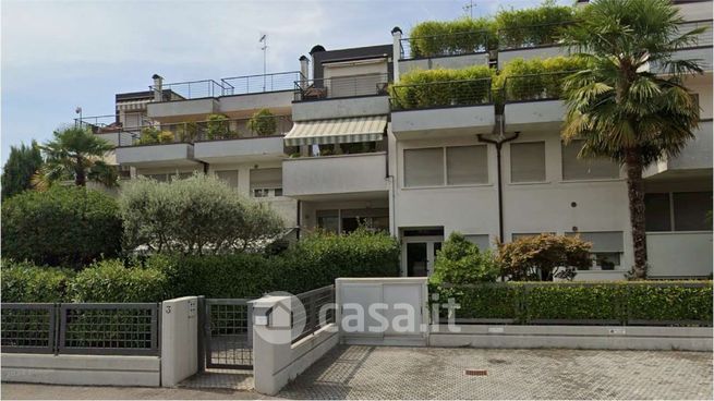 Appartamento in residenziale in Via Emilia 3