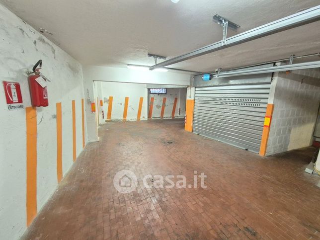 Garage/posto auto in residenziale in Via Monaldo Calari