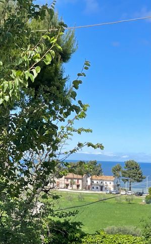 Casa indipendente in residenziale in Strada del Ferriero 28 F