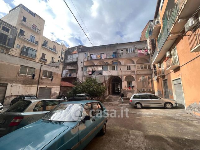 Garage/posto auto in residenziale in Via Grotte Bianche 40