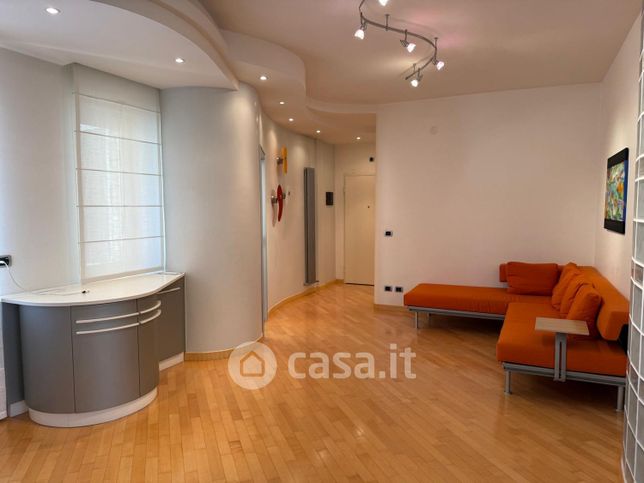 Appartamento in residenziale in Viale Elena 46