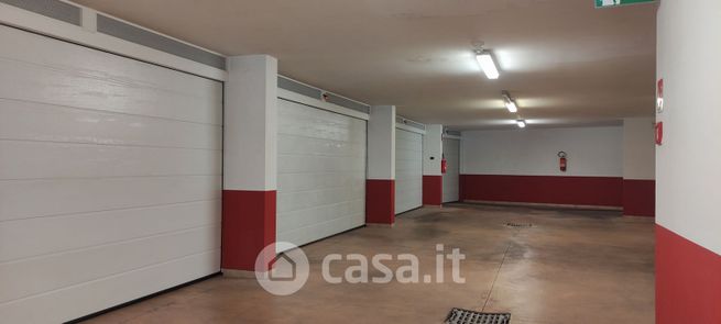 Garage/posto auto in residenziale in Viale John Fitzgerald Kennedy 167