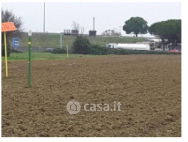 Terreno agricolo in commerciale in Via Salvo D'Acquisto