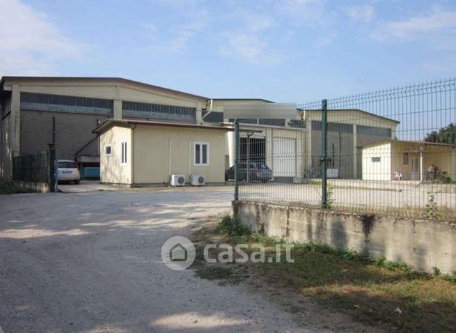 Capannone in commerciale in Via piccola vedetta lombarda
