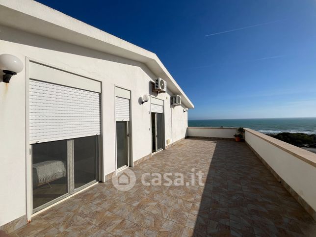 Casa bi/trifamiliare in residenziale in Viale delle Dune