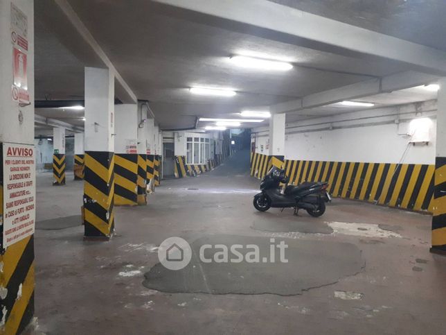 Garage/posto auto in residenziale in Corso Secondigliano