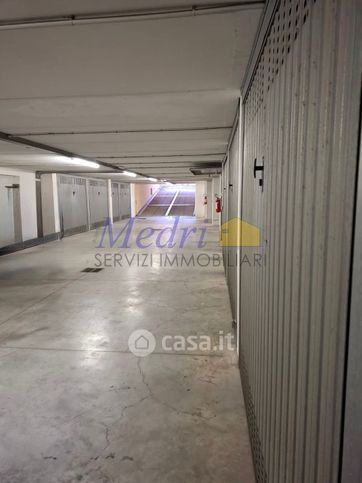 Box/posto auto in residenziale in Vicolo Gasometro 7
