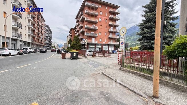 Box/posto auto in residenziale in Via Chambéry 125