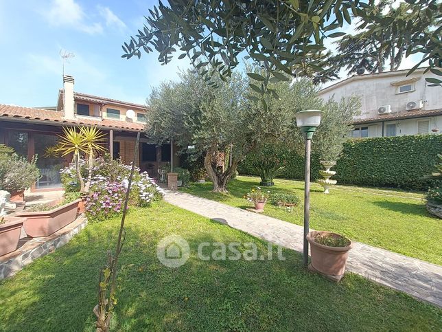 Villa in residenziale in Via Colle Biadaro