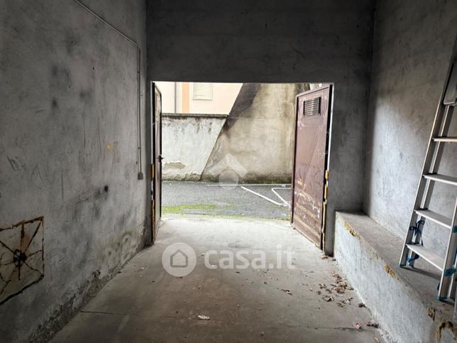 Box/posto auto in residenziale in Via Francesco Orsi 18