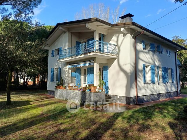 Villa in residenziale in Via G. Verdi