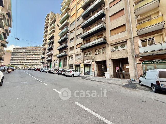 Box/posto auto in residenziale in Via Asiago 64