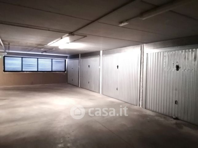 Box/posto auto in residenziale in Via San Michele