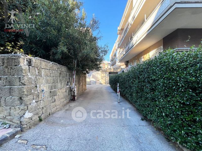 Box/posto auto in residenziale in Viale Colli Aminei