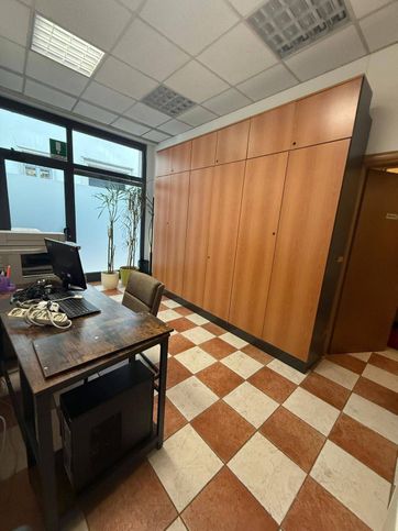 Ufficio in commerciale in Via San Martino 17