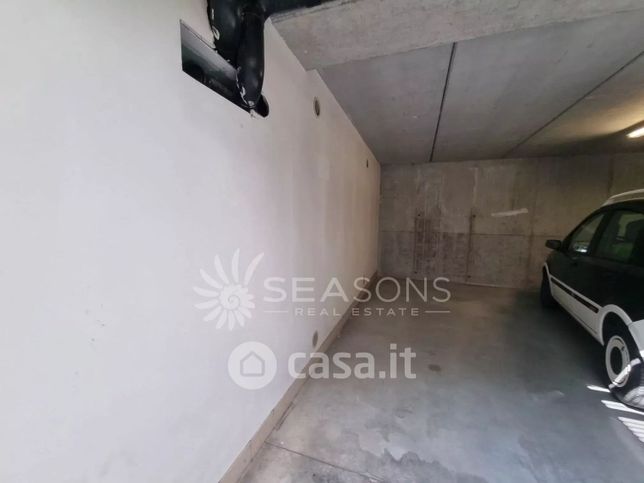 Box/posto auto in residenziale in 