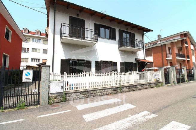 Casa bi/trifamiliare in residenziale in Via Dante Alighieri 13