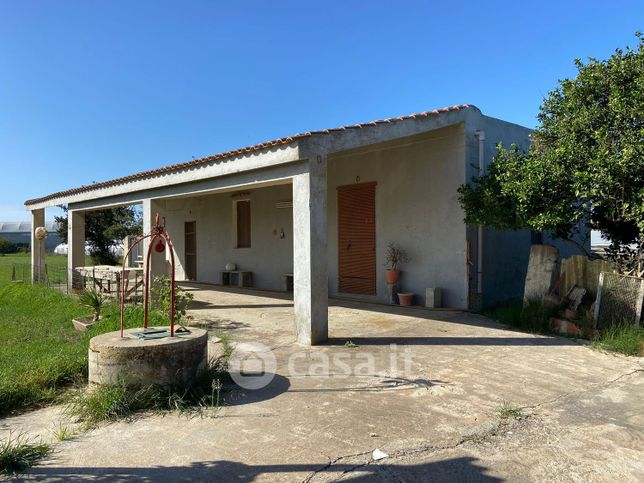 Casa indipendente in residenziale in Contrada Passi