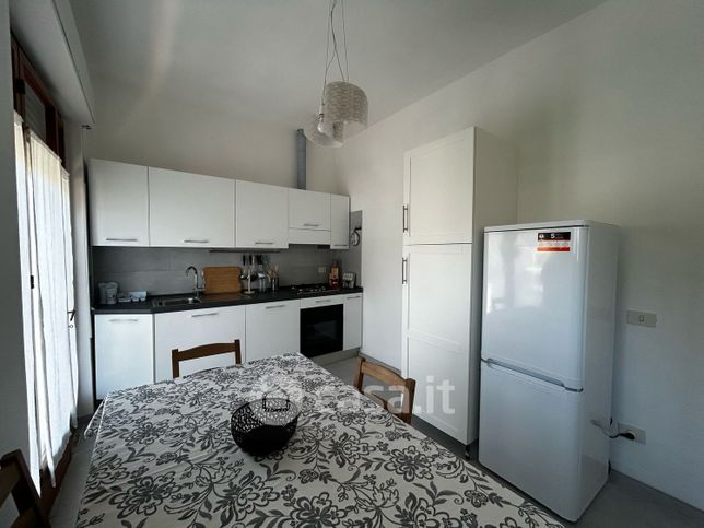 Casa bi/trifamiliare in residenziale in Viale Monzoni