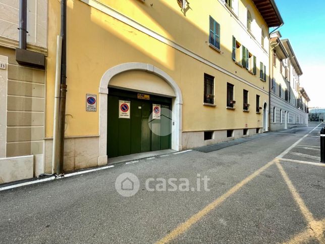 Box/posto auto in residenziale in Via Chierica 17
