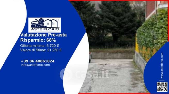 Box/posto auto in residenziale in Via Nazionale