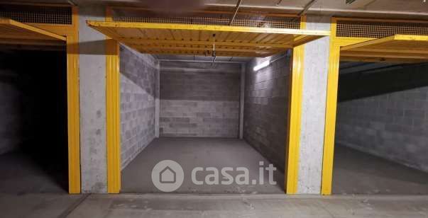 Box/posto auto in residenziale in Via Carlo Imbonati